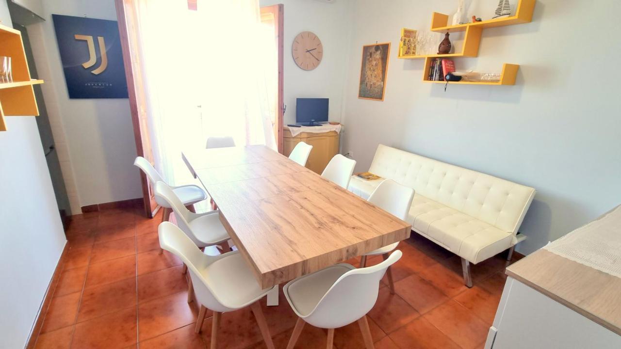Casa Vacanze Cristoforo Colombo Holiday Trani Exteriör bild