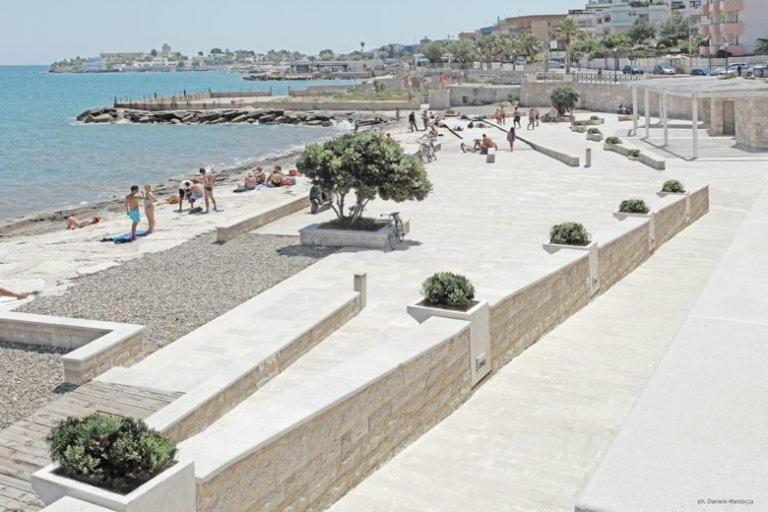 Casa Vacanze Cristoforo Colombo Holiday Trani Exteriör bild